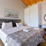 Stylish Privet Poolside Villa